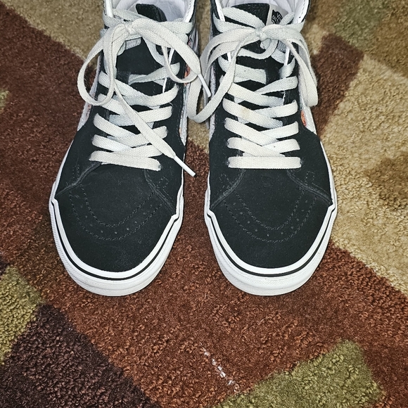 Shoes - Picture 10 of 11